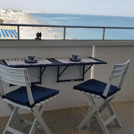 Sul Mare... Apartment Мисано Адриатико Екстериор снимка