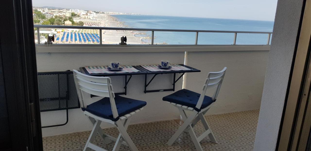Sul Mare... Apartment Мисано Адриатико Екстериор снимка